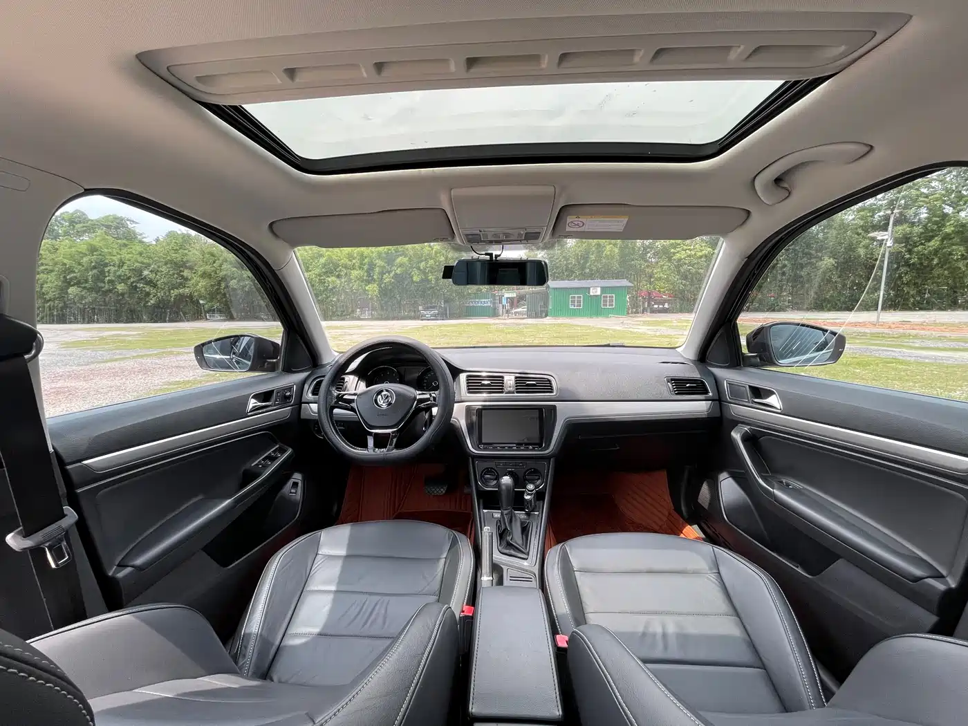 Volkswagen Lavida 2017 1.6L Automatic Comfort Edition фото 16