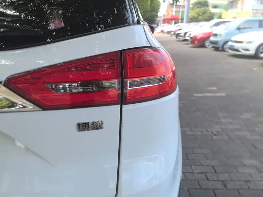 Geely Boyue 2016 2016 2.0L Manual Smart·Style Edition