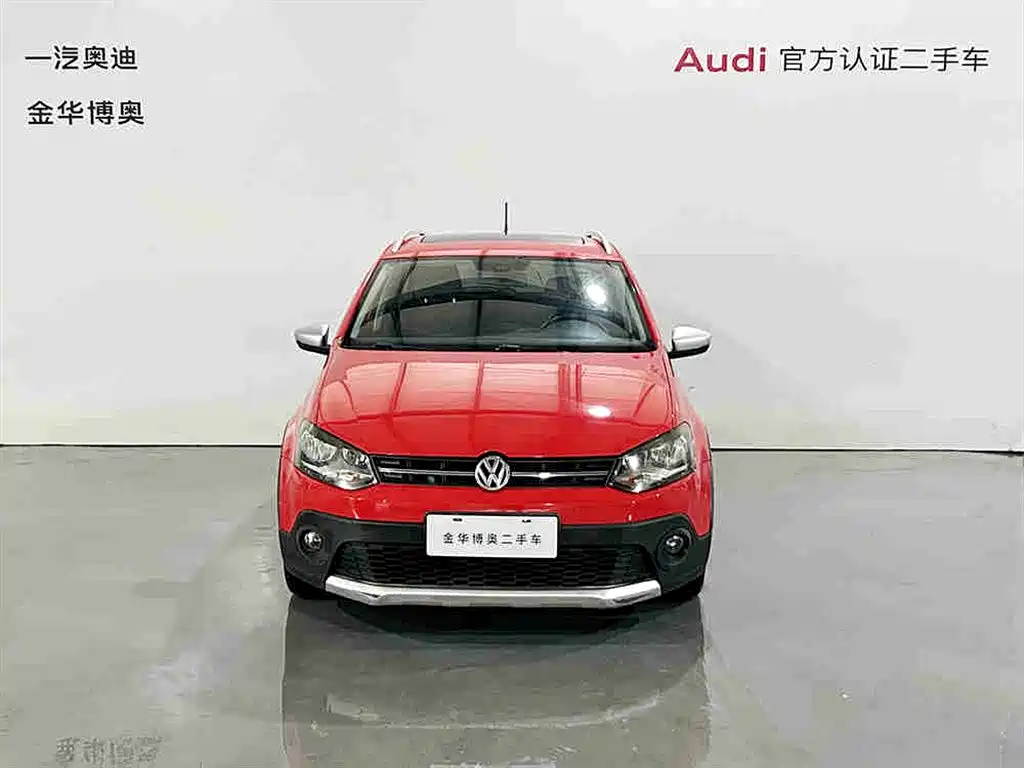 Volkswagen Polo 2014 1.6L Cross Polo Automatic фото 2