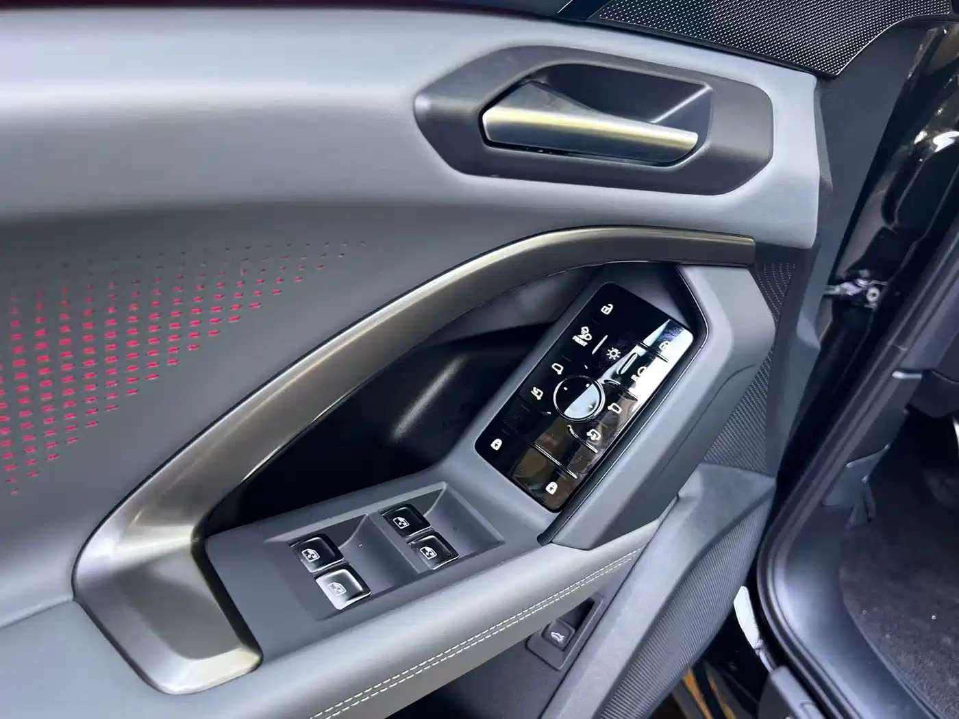 Audi Q5L 2026 Luxury Sport 150kW фото 3