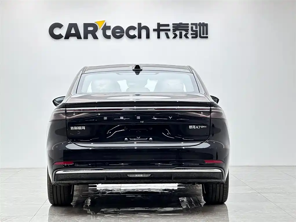 Geely Galaxy Galaxy A7 2025 EM-i 150km Explorer+ Edition фото 4