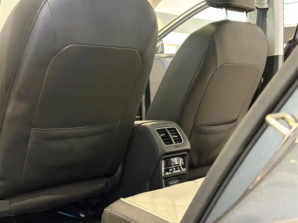 Volkswagen Tayron 2024 300TSI 2WD Luxury Plus Advanced фото 14