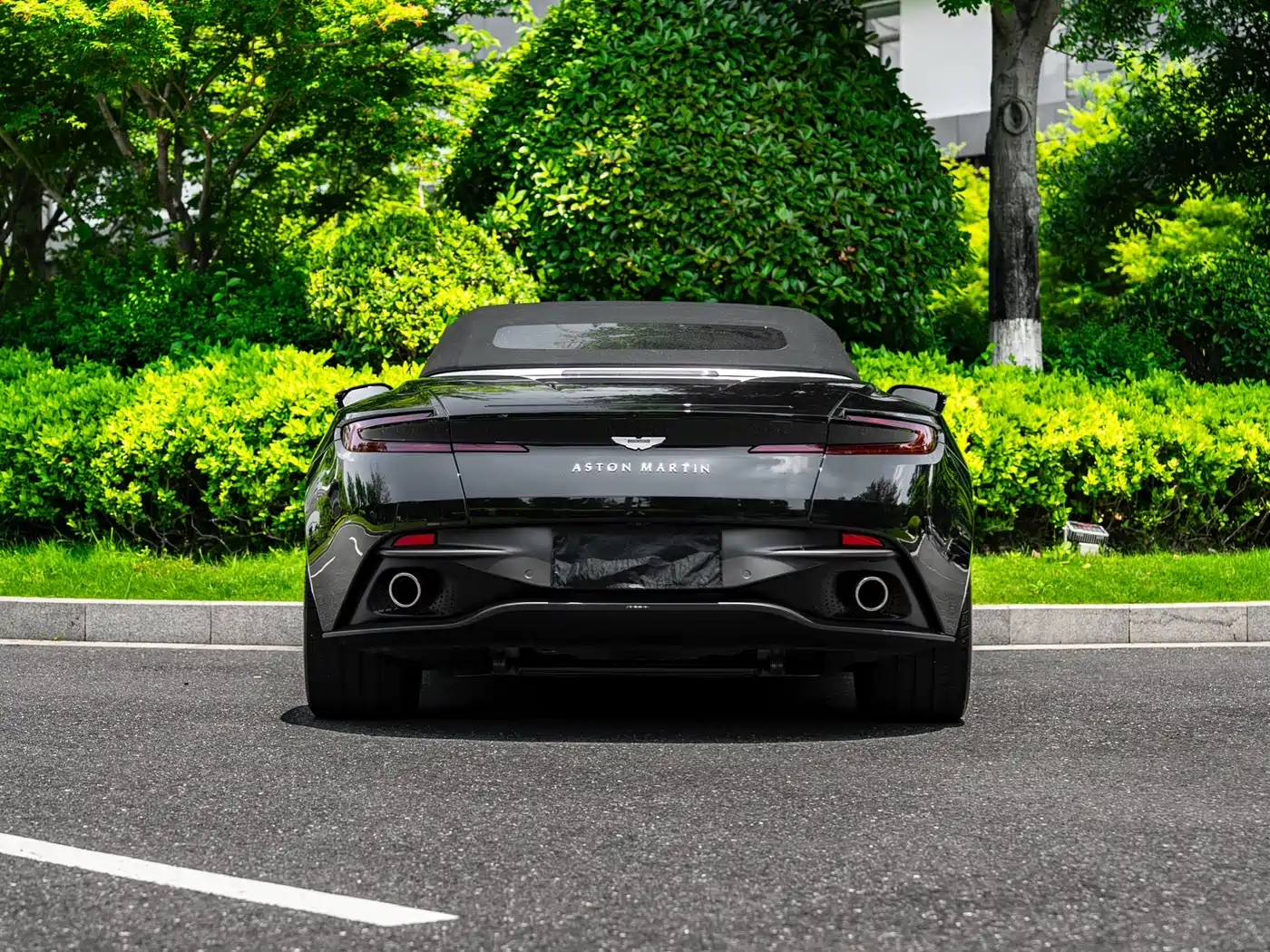 Aston Martin DB11 2023 4.0T V8 Volante фото 20
