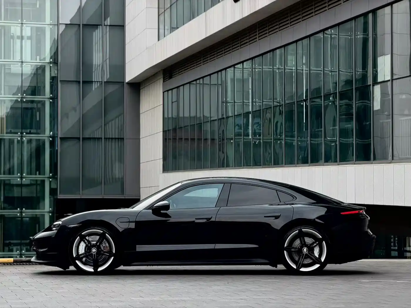 Porsche Taycan 2022 Taycan фото 2