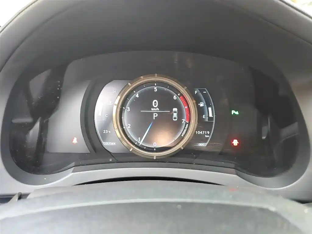 Lexus IS 2015 200t F SPORT фото 12