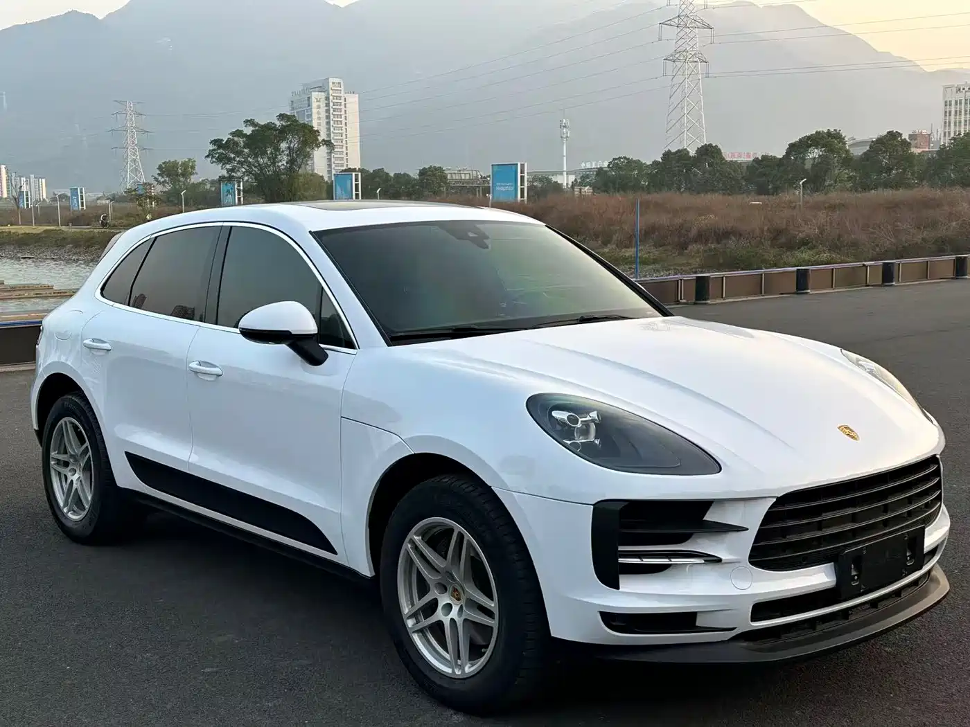 Porsche Macan 2018 Macan 2.0T фото 3