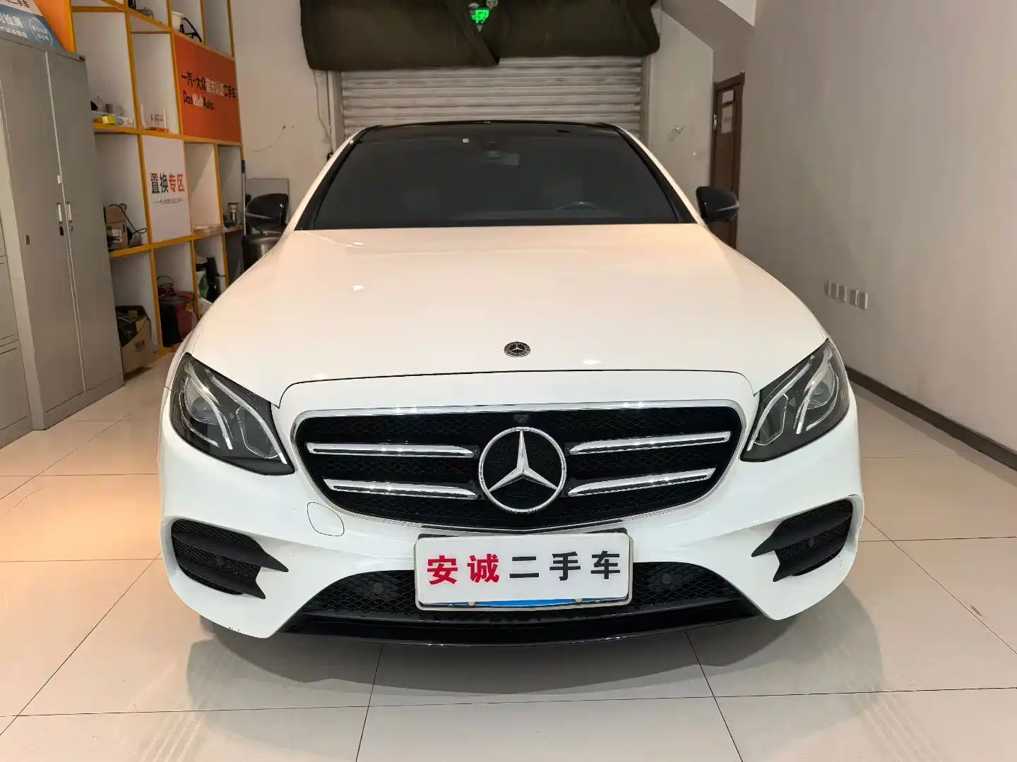 Фото 2 - Mercedes-Benz E-Class (Import)