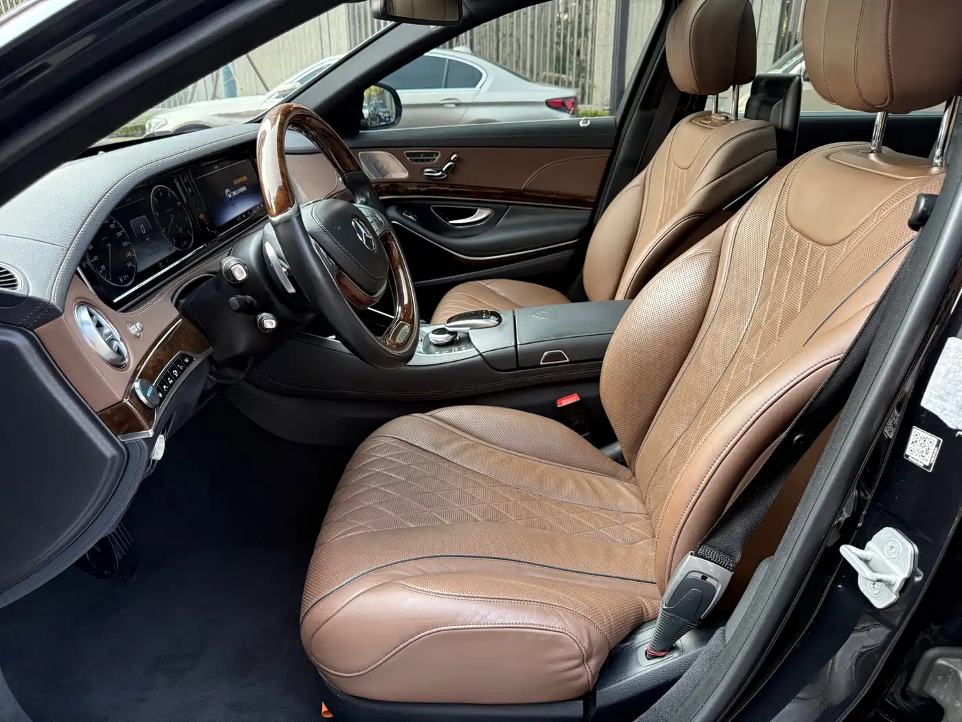 Mercedes-Benz Maybach S-Class 2015 S 500 4MATIC фото 13