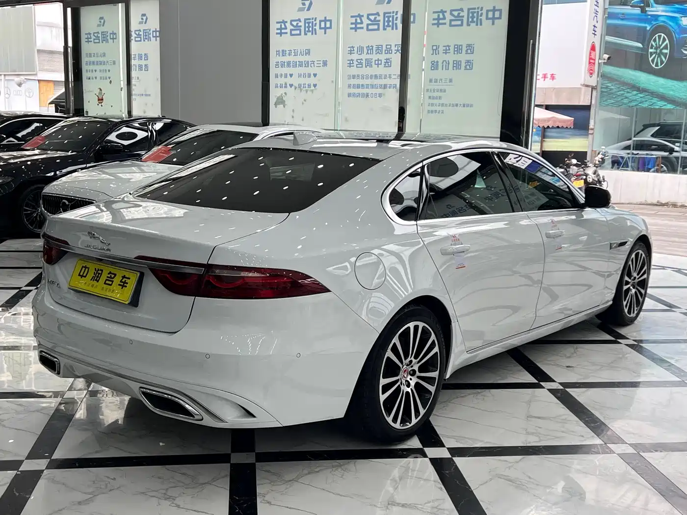 Jaguar XFL 2024 2023 Model XFL 2.0T P250 2WD Premium Luxury Edition