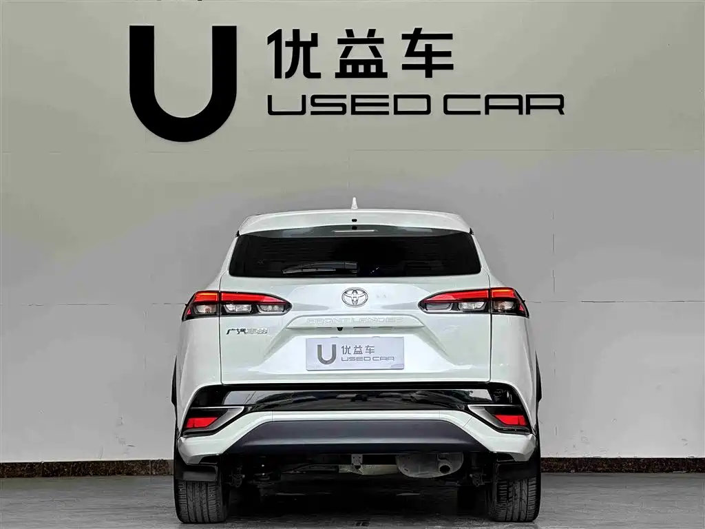 Toyota Frontlander 2023 2.0L CVT Sport Edition фото 8