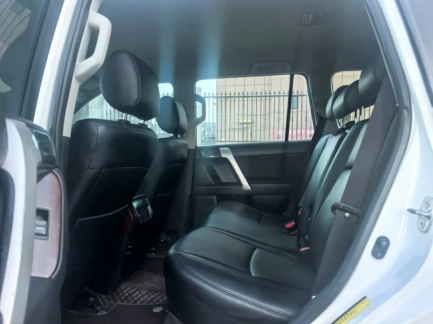 Toyota Prado 2014 4.0L Automatic TX фото 6