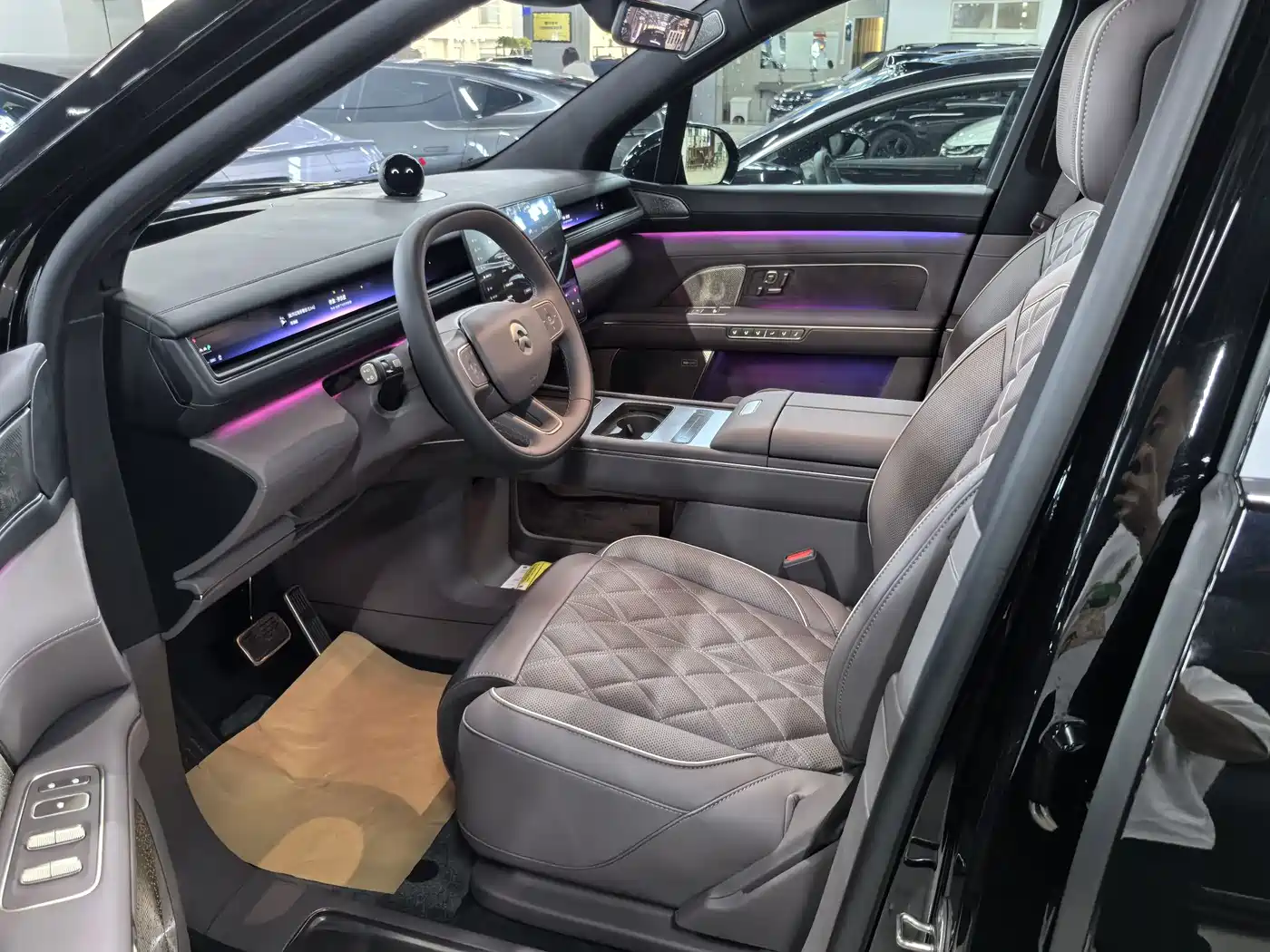 NIO ES8 2026 2025 Model 6-Seat Executive Luxury Edition