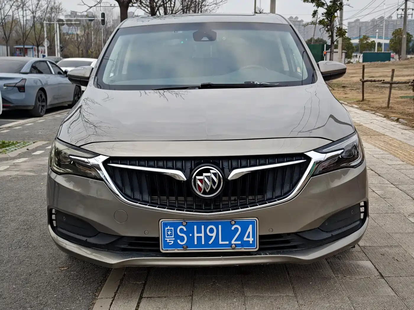 Buick GL6 2018 18T 6-Seater Premium фото 2