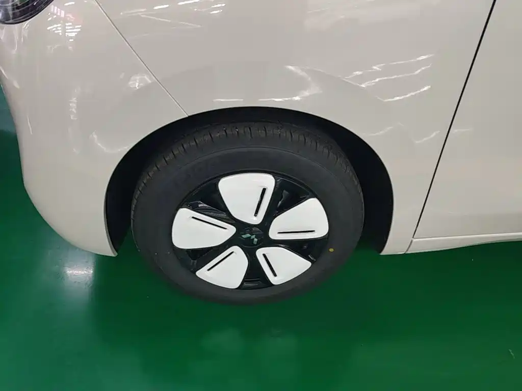 Wuling Motors Hongguang MINIEV 2026 2025 4-Door Advanced