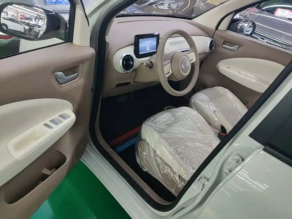 Wuling Motors Hongguang MINIEV 2026 2025 4-Door Advanced