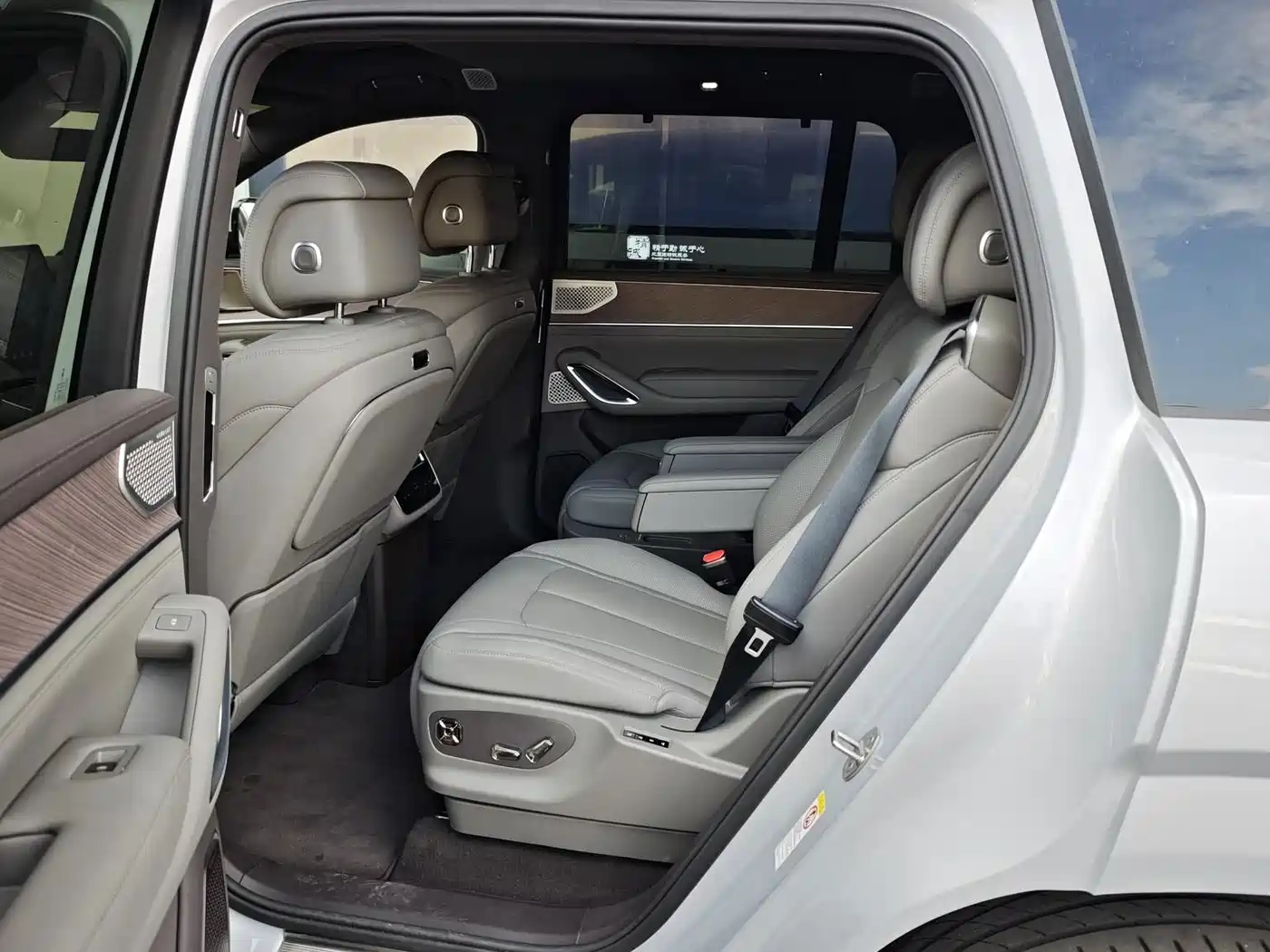 Denza N9 2026 2025 Model Prestige Edition