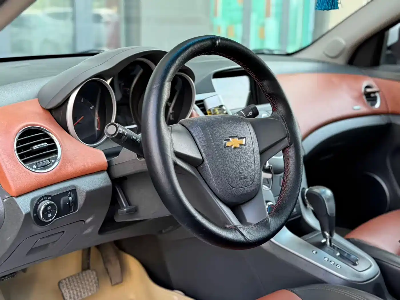 Chevrolet Cruze 2013 Model 1.8L SE AT фото 12