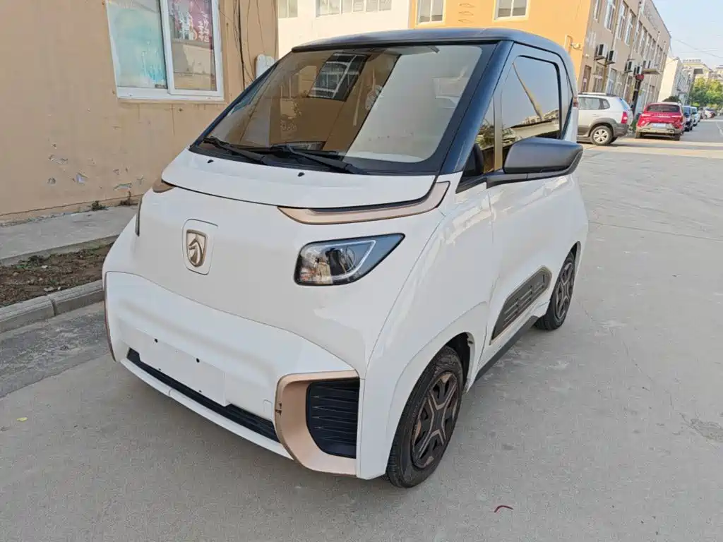 Фото 1 - Baojun E200