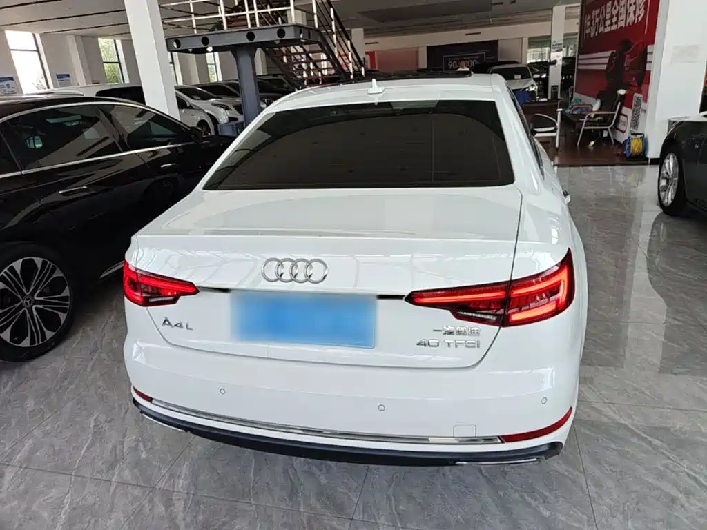 Фото 6 - Audi A4L