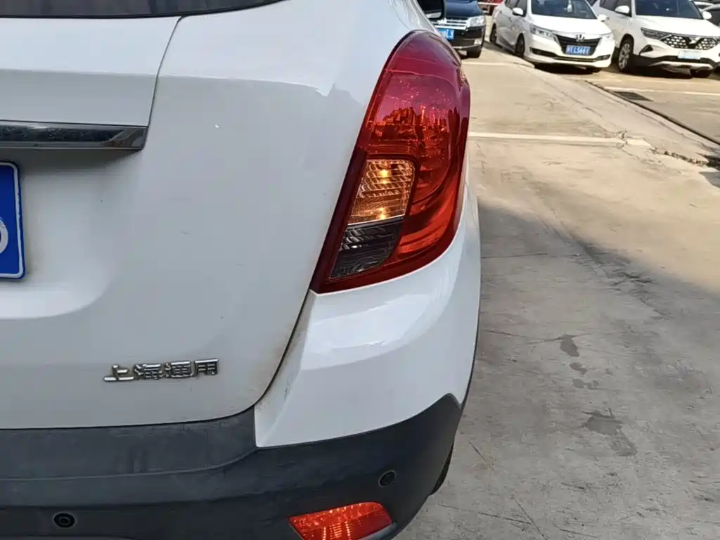 Фото 8 - Buick Encore