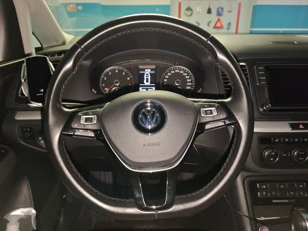 Фото 11 - Volkswagen Sharan