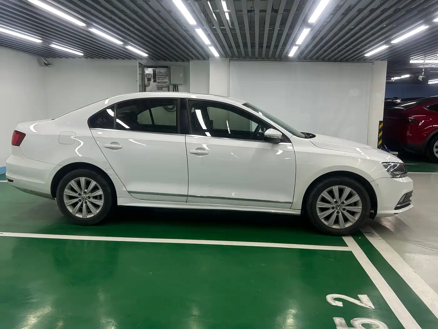 Volkswagen Sagitar 2015 1.6L Automatic Comfort фото 4