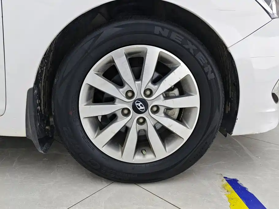صورة 6 - Hyundai Mistra