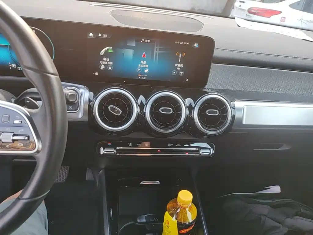 Фото 13 - Mercedes-Benz GLB