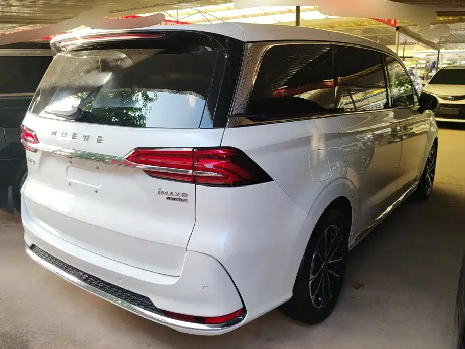 Фото 3 - Roewe iMAX8