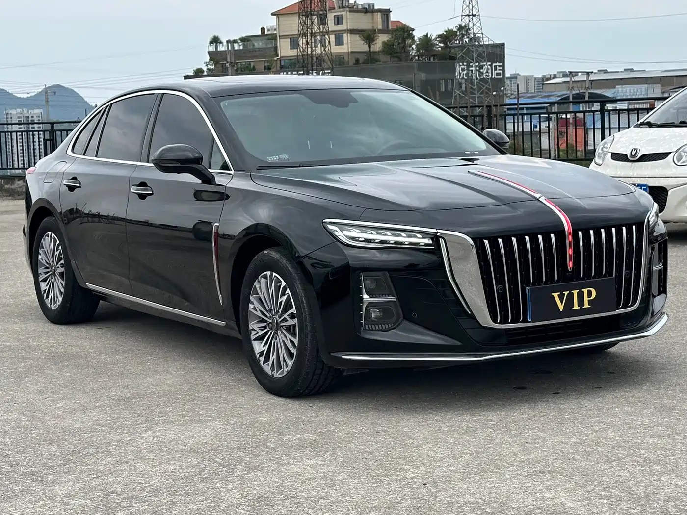 Hongqi H5 2023 2.0T Auto Smart Connect Flag Enjoy фото 3
