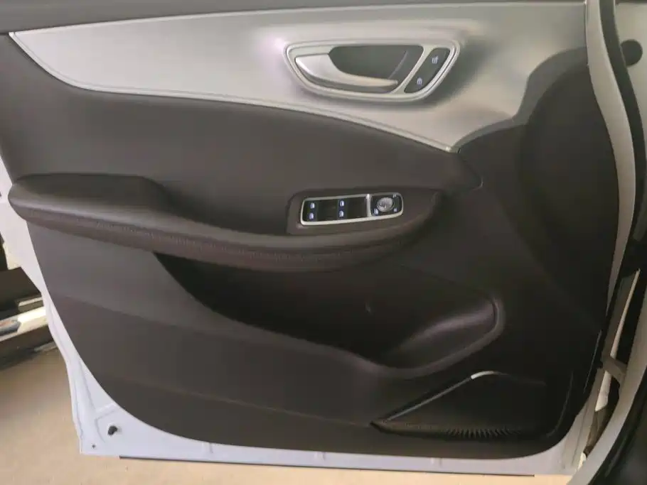 Roewe iMAX8 2024 2023 400TGI Comfort Edition