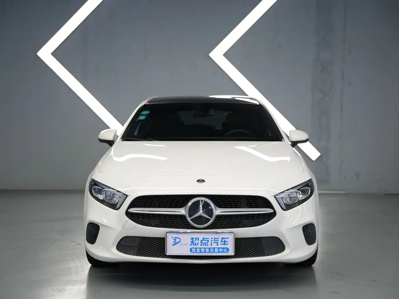 Mercedes-Benz A-Class (Import) 2019 A 200 Dynamic Version фото 2