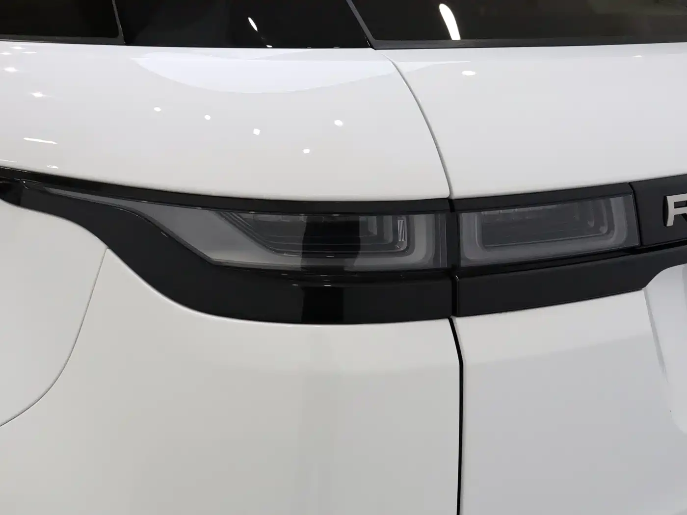 Land Rover Range Rover Evoque 2021 Range Rover Evoque L 249PS R-Dynamic S Performance Edition фото 10