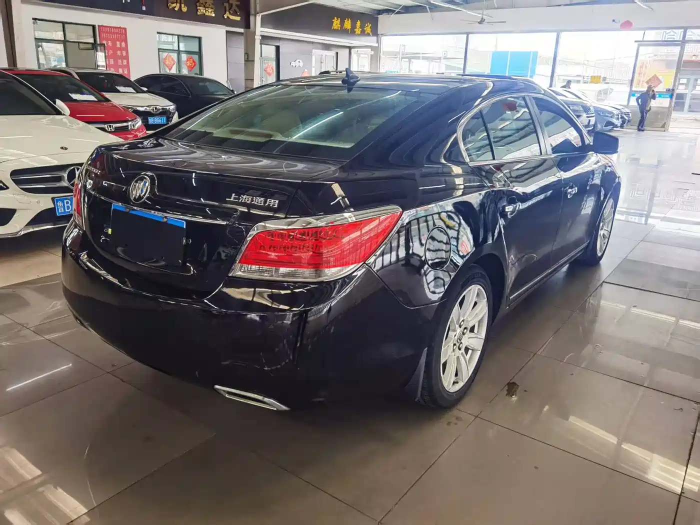 Buick LaCrosse 2010 2.4L Luxury фото 4