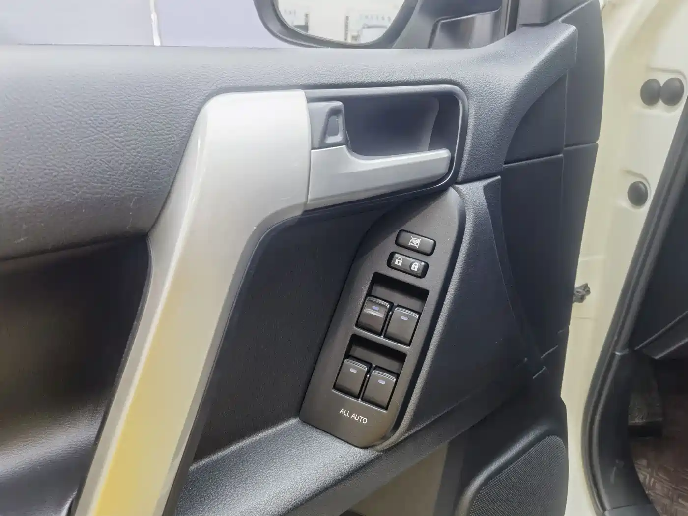 Фото 5 - Toyota Prado