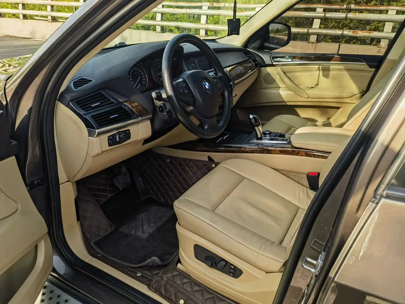 BMW X5 (Import) 2011 xDrive35i Leading Edition фото 7