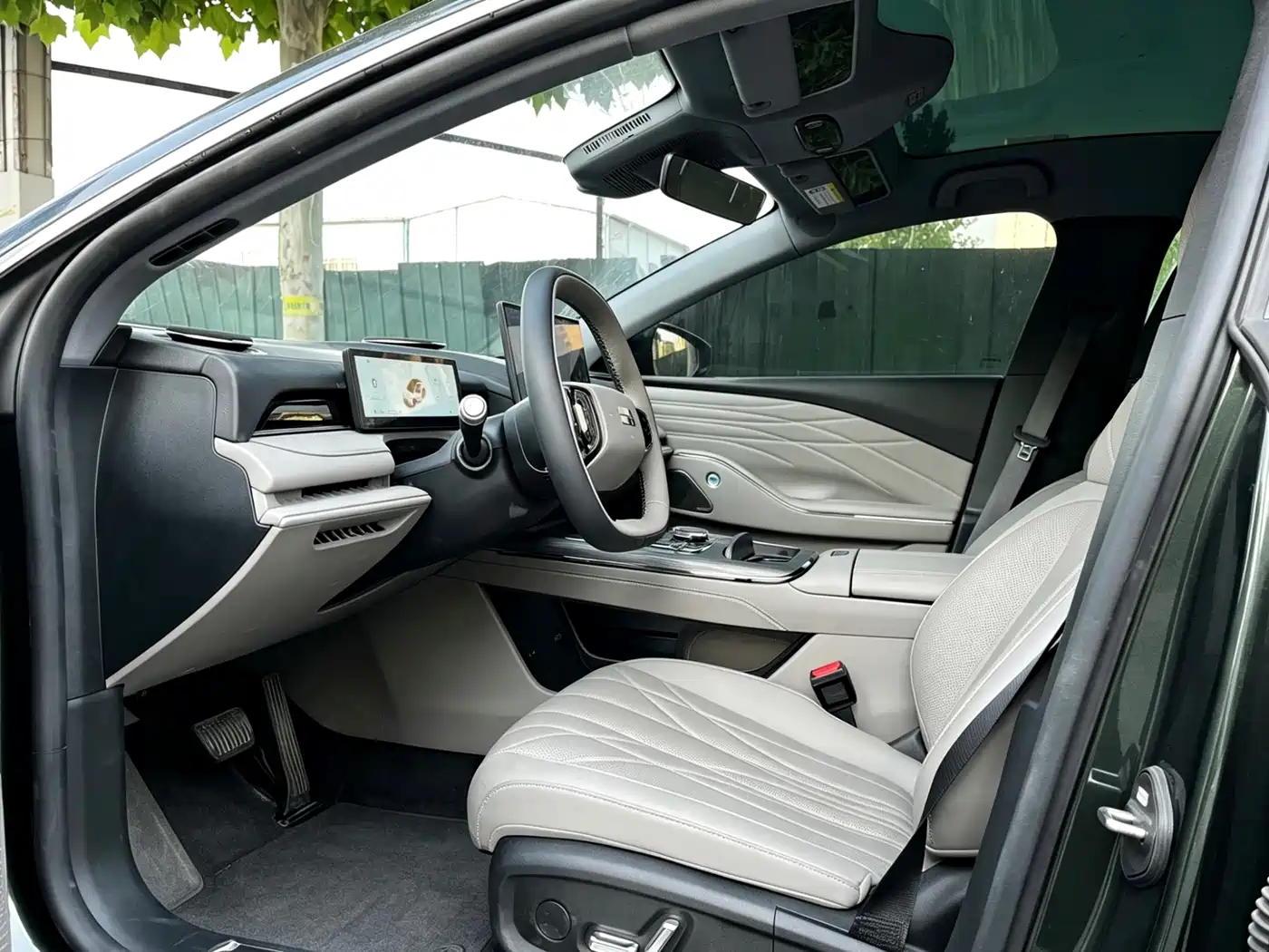 Geely Galaxy Galaxy Xingyao 8 2025 130km EM-i Premium Edition фото 4