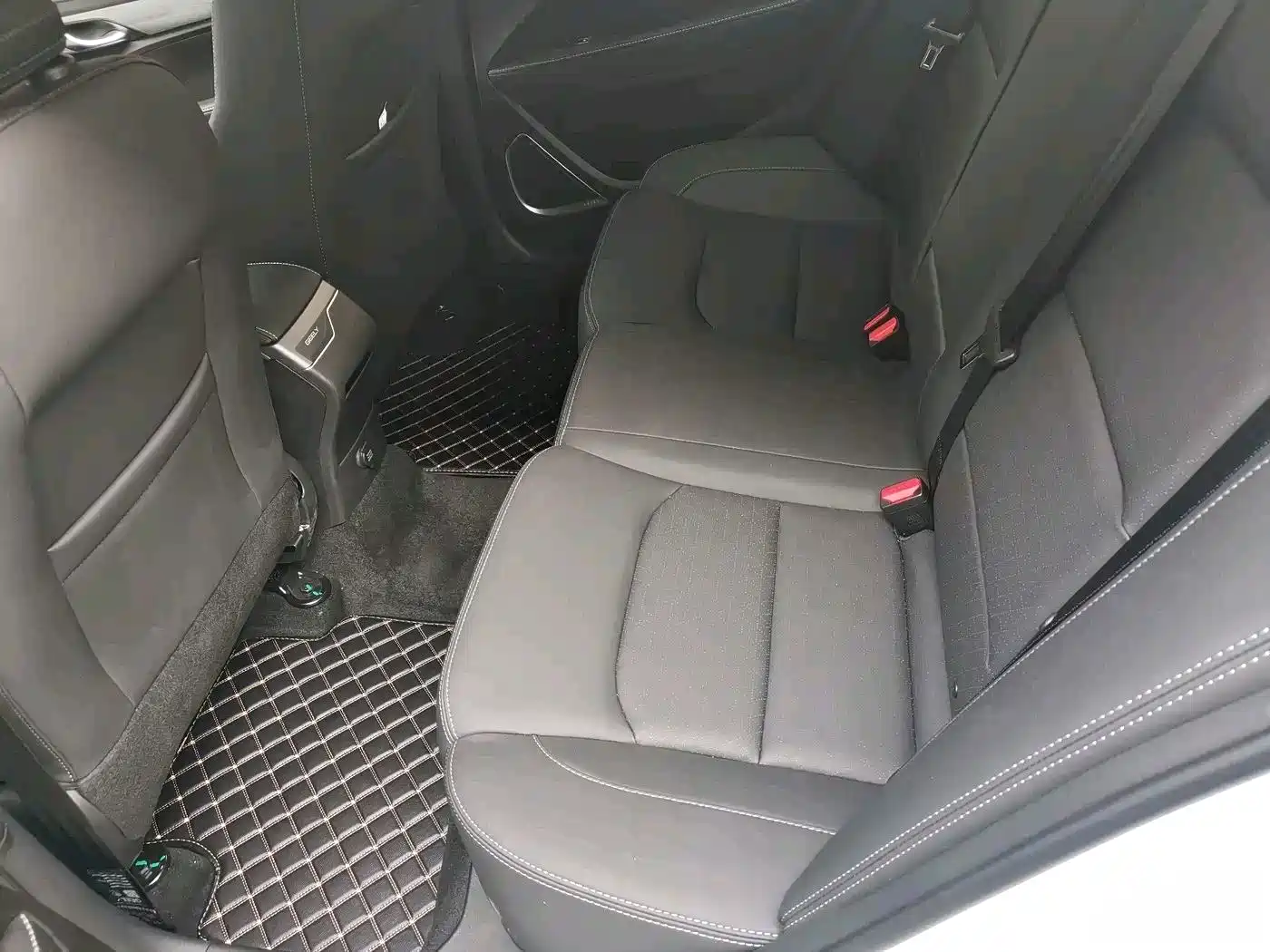 Photo 5 - Geely Emgrand