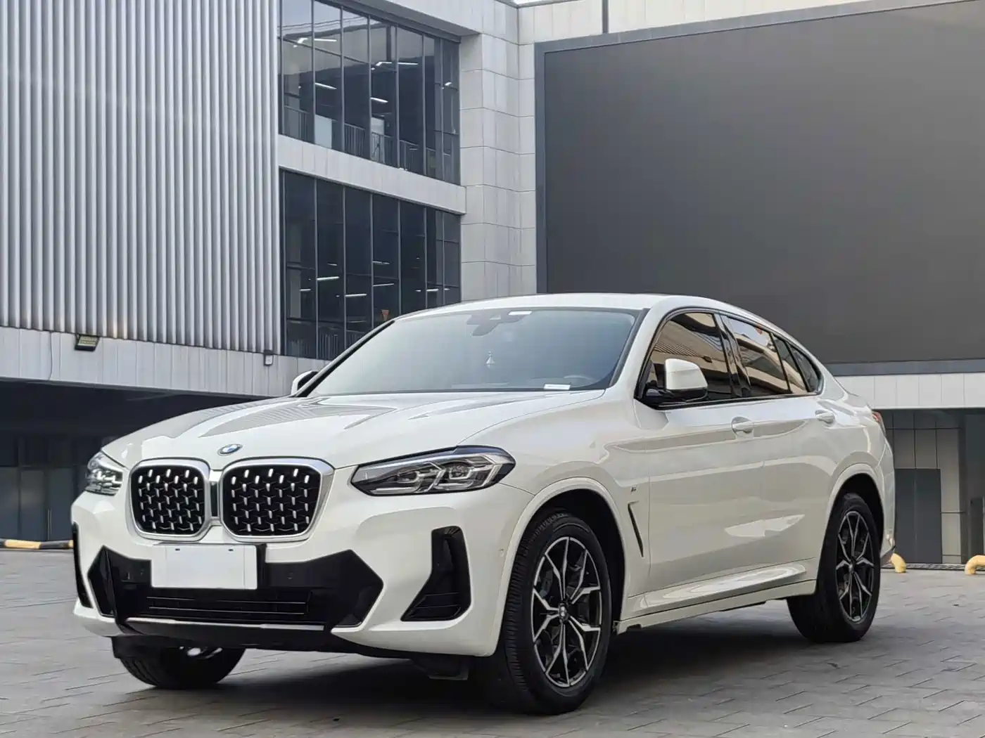 Photo 1 - BMW X4