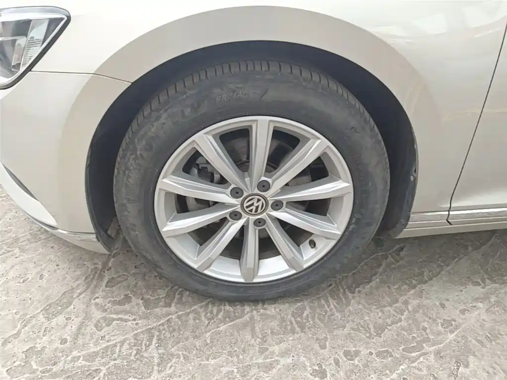 Volkswagen Magotan 2018 330TSI DSG Leading фото 23