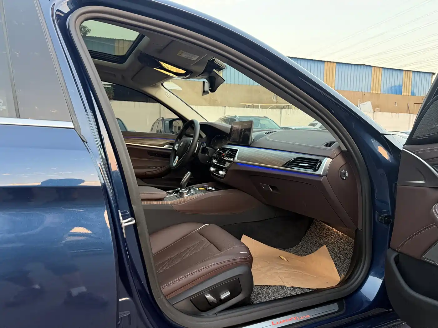BMW 5 Series 2022 530Li Leading Luxury Package фото 15