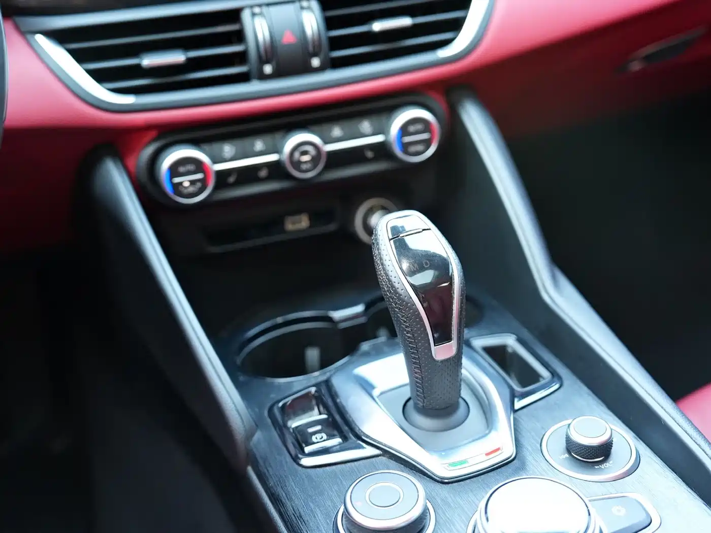 Alfa Romeo Giulia 2021 2020 2.0T 280HP Luxury Edition