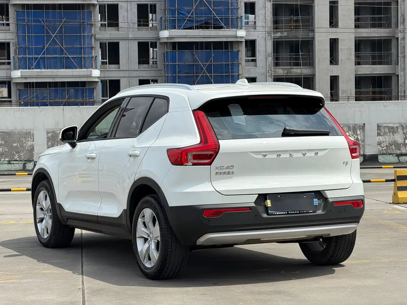 Фото 10 - Volvo XC40