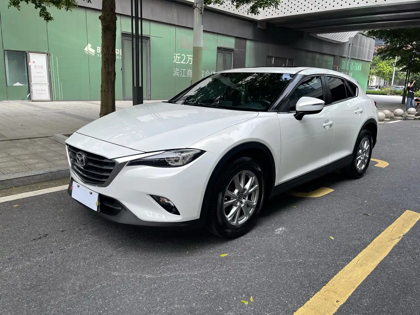 Фото 1 - Mazda CX-4