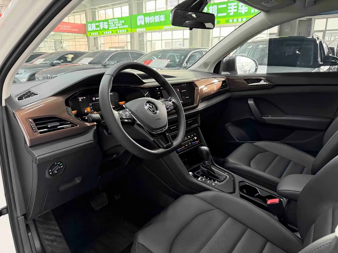 Volkswagen Tharu, миниатюра 7