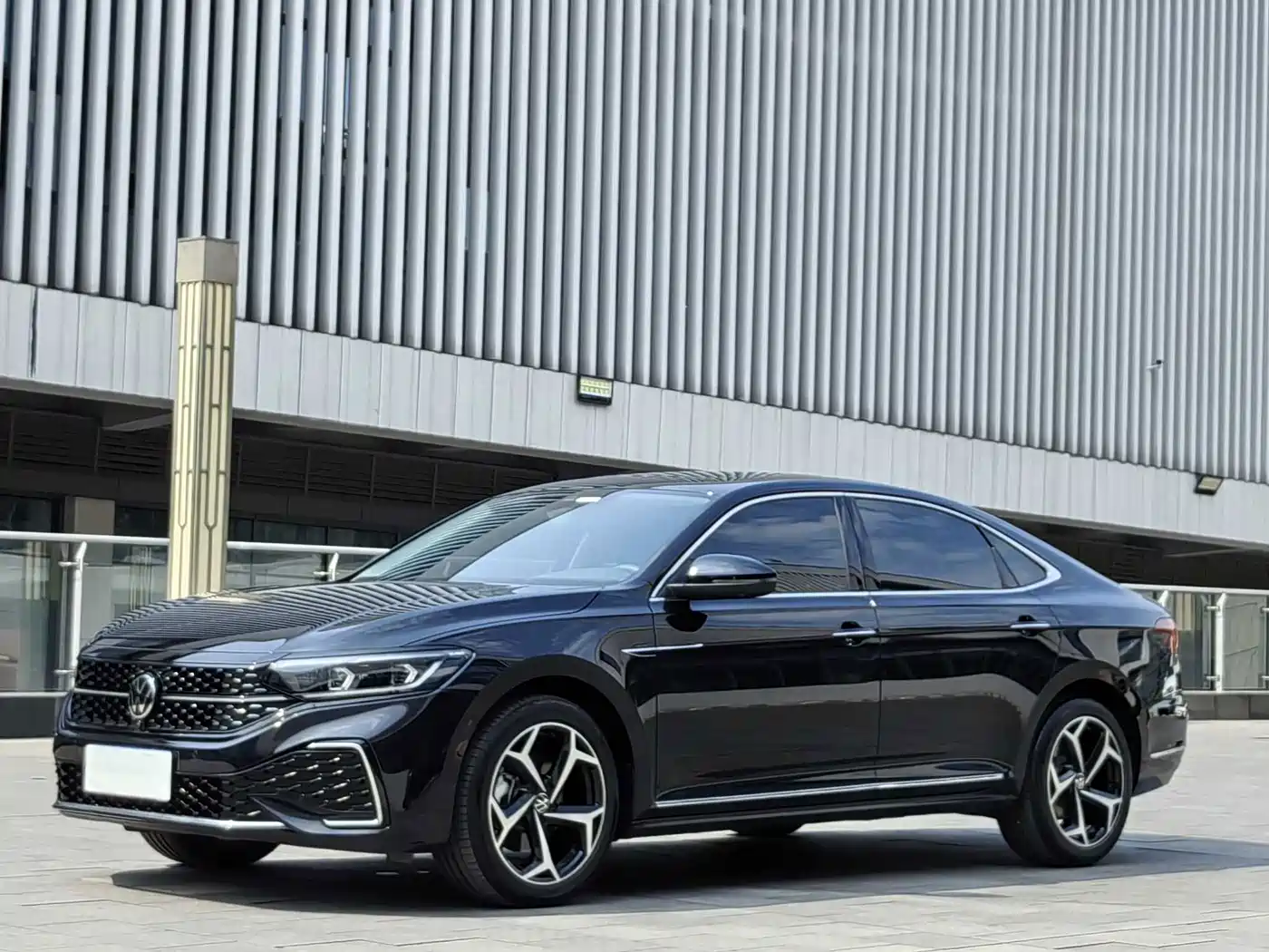 Фото 1 - Volkswagen Passat