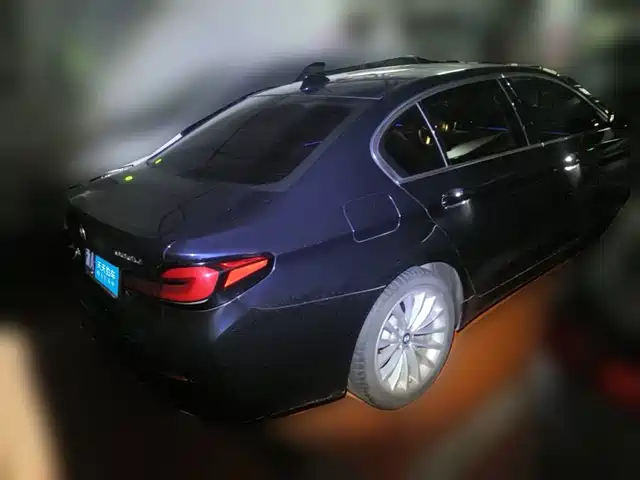 BMW 5 Series 2022 Model Second Facelift 525Li Luxury Package — фото 2