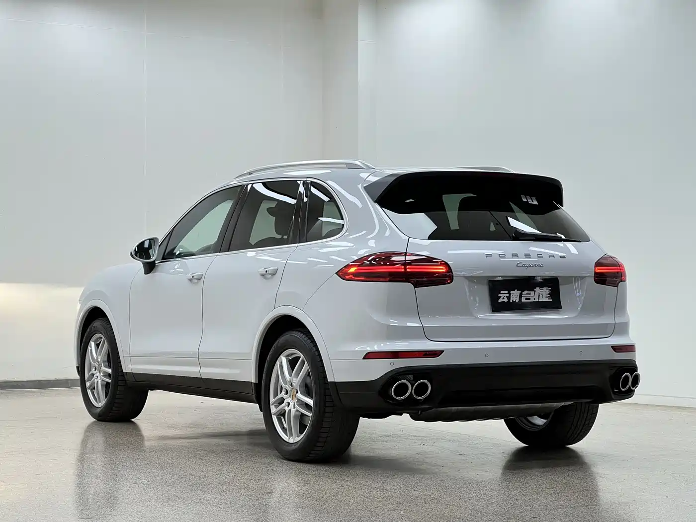 Porsche Cayenne 2016 Cayenne Platinum Edition 3.0T фото 4