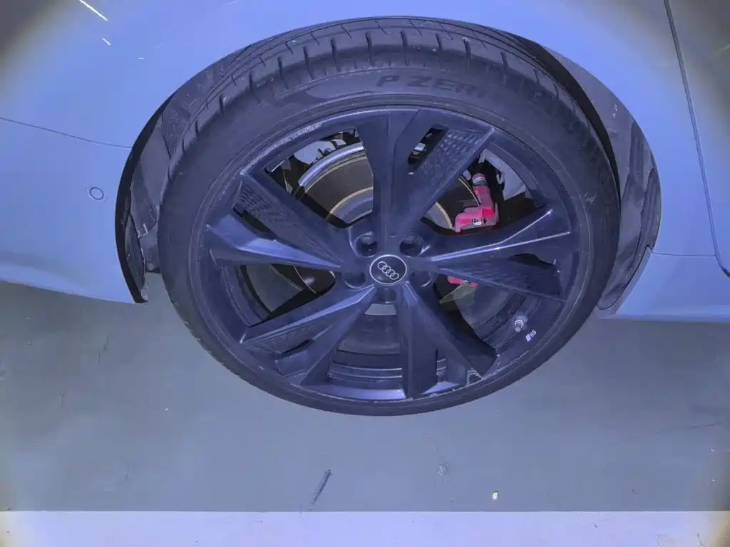 Photo 8 - Audi A7L