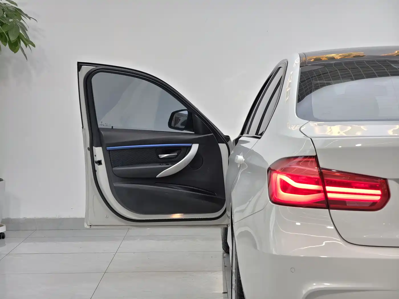 BMW 3 Series 2018 320i M Sport Package фото 11